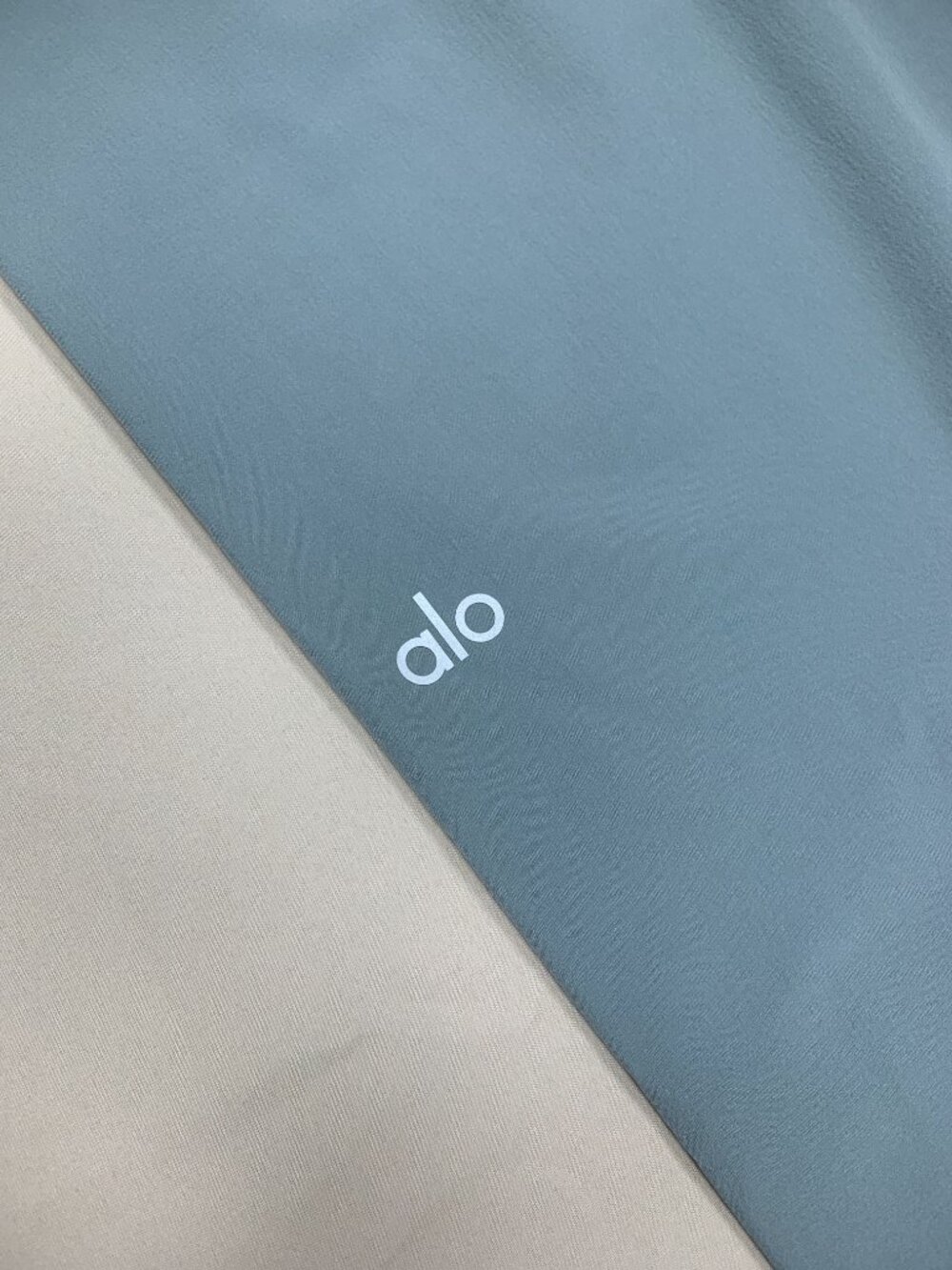 Brand new with tags Alo Yoga Suit Up Trouser Steel Grey regular straight-leg fit - Picture 5 of 9